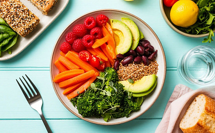 Красотка за столом или полезная для красоты еда.